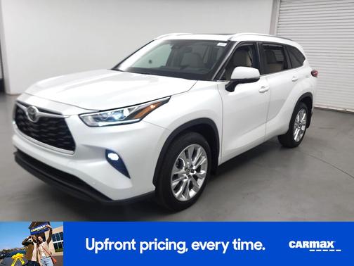 White 2024 Toyota Highlander Limited