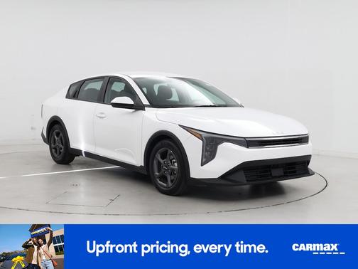 White 2025 Kia K4 LXS