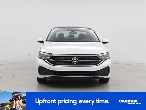 White 2023 Volkswagen Jetta SE