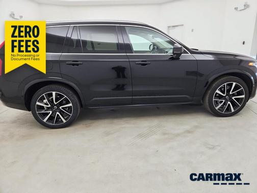 Black 2022 Volvo XC90 T6 Momentum