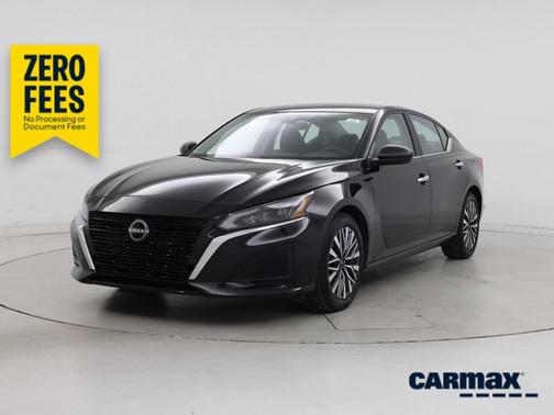Black 2025 Nissan Altima SV
