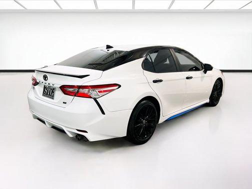 Super White 2020 Toyota Camry SE