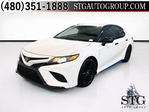 Super White 2020 Toyota Camry SE