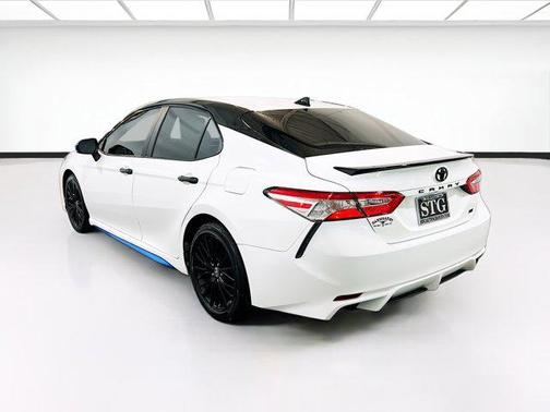 Super White 2020 Toyota Camry SE
