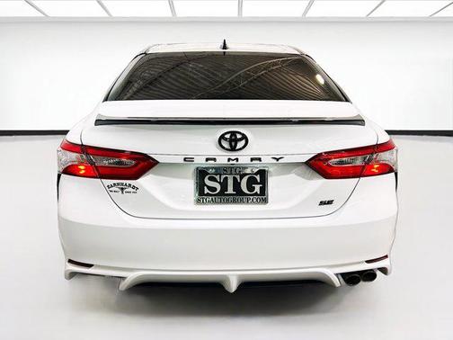 Super White 2020 Toyota Camry SE