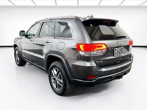 Granite Crystal Metallic Clearcoat 2017 Jeep Grand Cherokee Limited