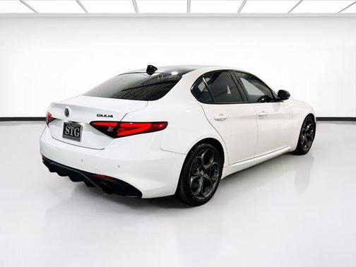 2019 Alfa Romeo Giulia Sport