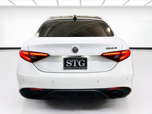 2019 Alfa Romeo Giulia Sport