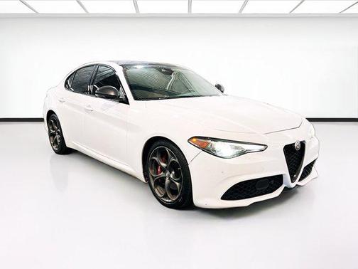 2019 Alfa Romeo Giulia Sport