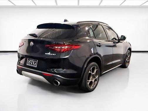 2018 Alfa Romeo Stelvio Sport