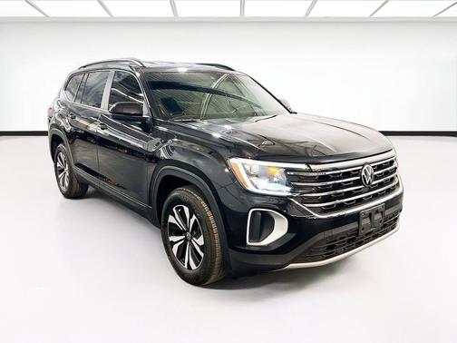 Black 2025 Volkswagen Atlas 2.0T SE
