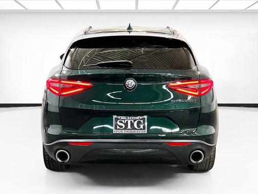 2021 Alfa Romeo Stelvio Base