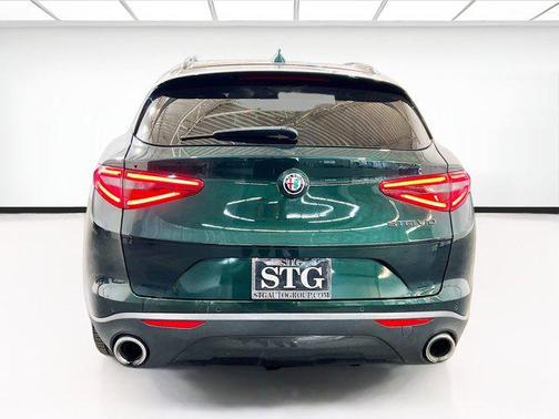 2021 Alfa Romeo Stelvio Base