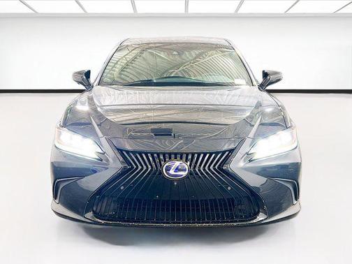 2020 Lexus ES 300h Luxury