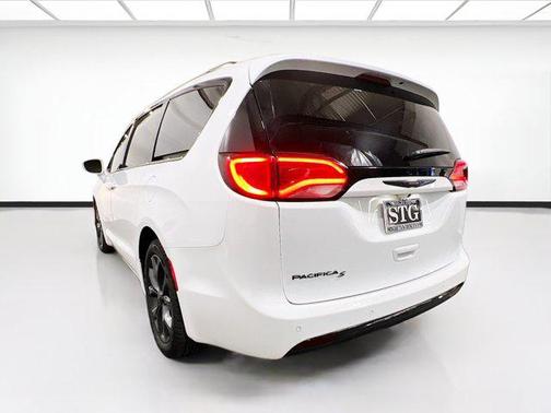 2020 Chrysler Pacifica Touring