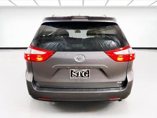 Predawn Gray Mica 2019 Toyota Sienna XLE Premium