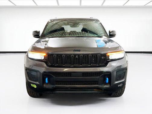 2022 Jeep Grand Cherokee 4xe Trailhawk