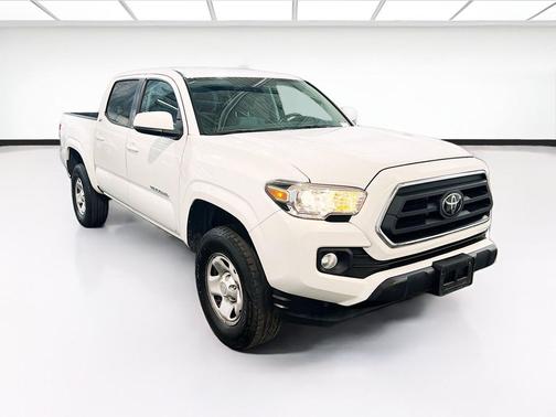 White 2023 Toyota Tacoma SR5