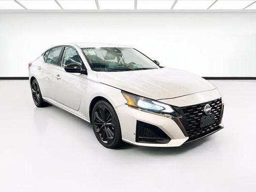 2023 Nissan Altima SR FWD