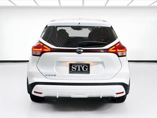 2022 Nissan Kicks S