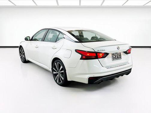 2022 Nissan Altima SR FWD