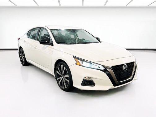 2022 Nissan Altima SR FWD