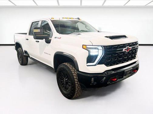 2025 Chevrolet Silverado 2500 4WD Crew Cab Standard Bed ZR2