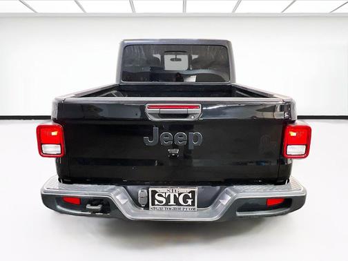 Black Clearcoat 2022 Jeep Gladiator Willys 4x4