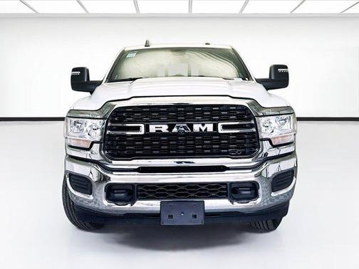 2024 RAM 3500 Tradesman Crew Cab 4x4 6'4' Box