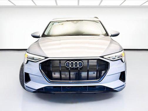 2022 Audi e-tron Premium