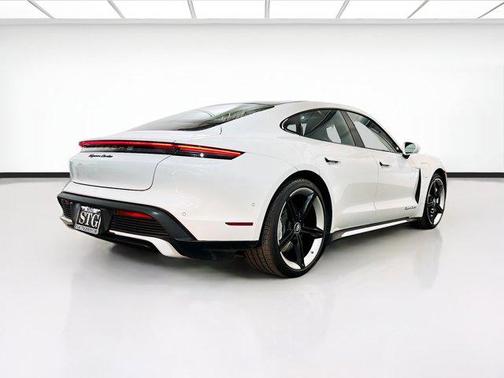 2020 Porsche Taycan Turbo