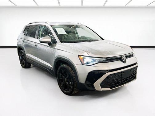 Silver 2025 Volkswagen Taos 1.5T SE