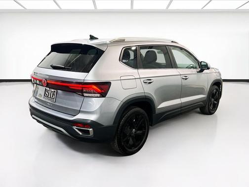 Silver 2025 Volkswagen Taos 1.5T SE