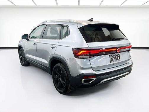 Silver 2025 Volkswagen Taos 1.5T SE