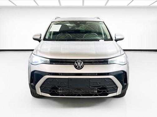 Silver 2025 Volkswagen Taos 1.5T SE