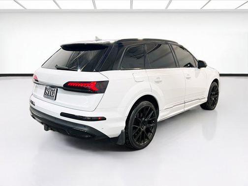 2021 Audi Q7 45 Premium