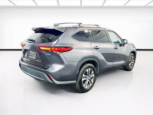 2020 Toyota Highlander Hybrid XLE