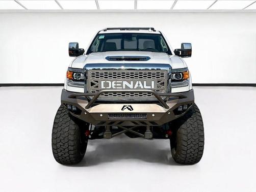 White Frost Tricoat 2018 GMC Sierra 3500 Denali