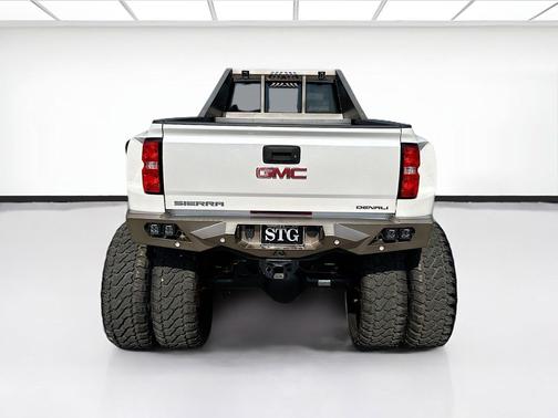 White Frost Tricoat 2018 GMC Sierra 3500 Denali