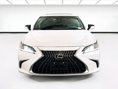 2025 Lexus ES 300h Premium