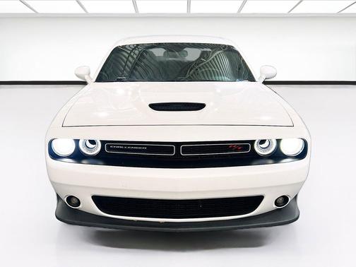 White Knuckle Clearcoat 2023 Dodge Challenger R/T