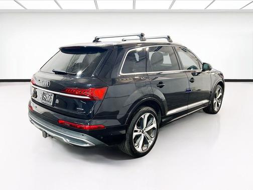 2021 Audi Q7 55 Premium Plus
