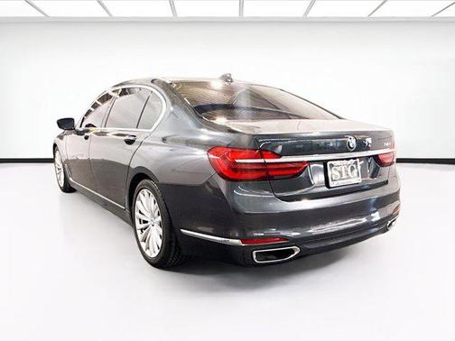 2016 BMW 740 740i