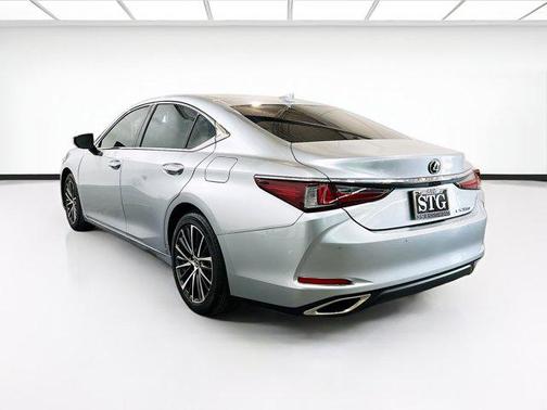 2022 Lexus ES 350 Base