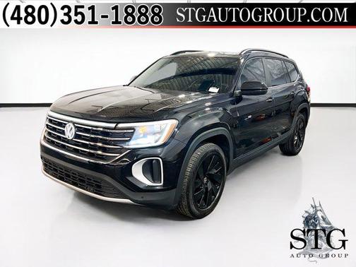 Deep Black Pearl 2024 Volkswagen Atlas 2.0T SE w/Technology