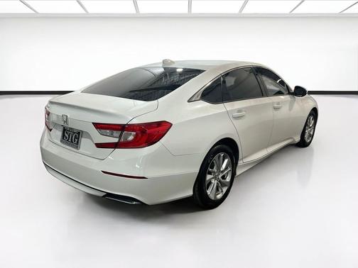 Platinum White Pearl 2018 Honda Accord LX