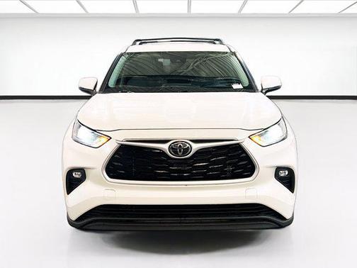 2021 Toyota Highlander LE