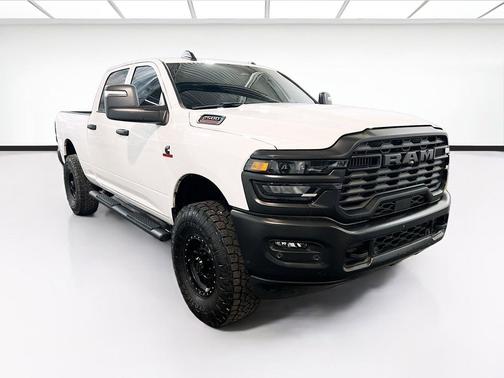 Bright White Clearcoat 2025 RAM 2500 Tradesman Crew Cab 4x4 6'4' Box