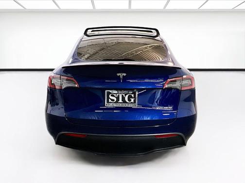 Deep Blue Metallic 2022 Tesla Model Y Long Range Dual Motor All-Wheel Drive