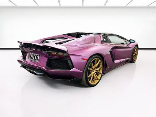 2016 Lamborghini Aventador LP700-4